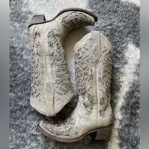 Corral Cream/White Boots